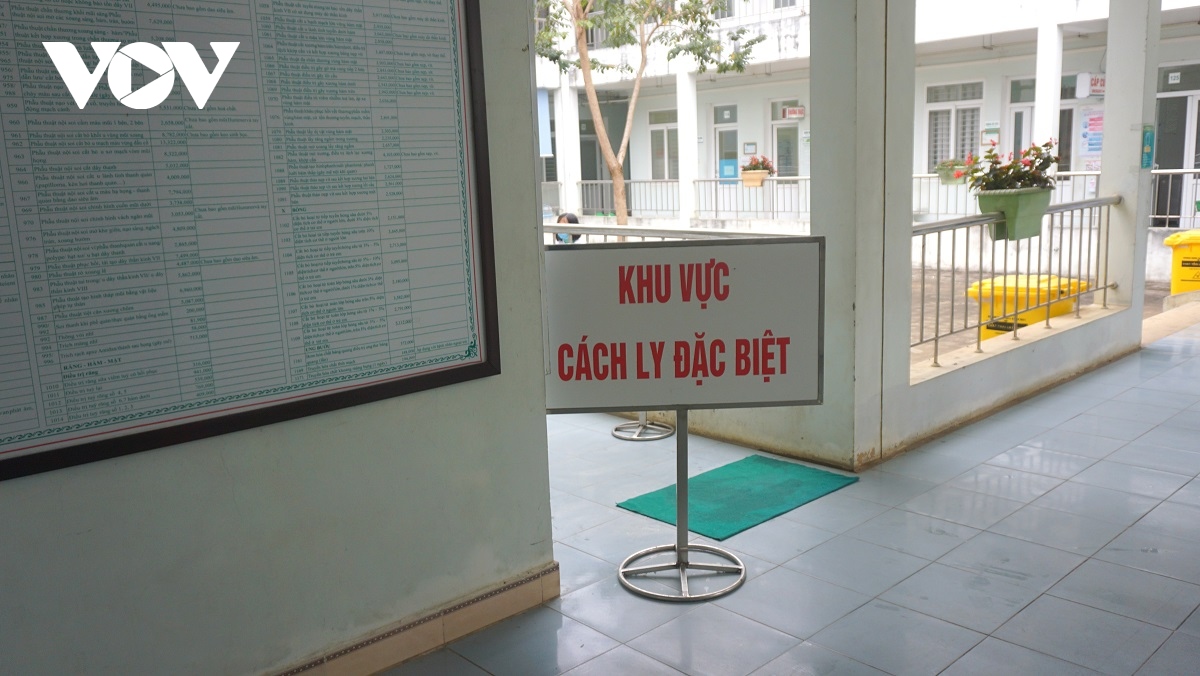 2 cán bộ y tế ở Lào Cai mắc COVID-19